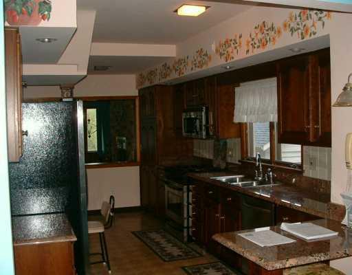547 Locust Valley Road Jeannette, PA 15644 - Photo 2 of 6 Kitchen.