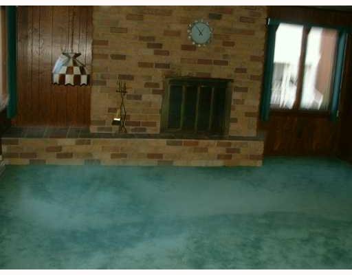 547 Locust Valley Road Jeannette, PA 15644 - Photo 5 of 6 Den/Family/Great Room.