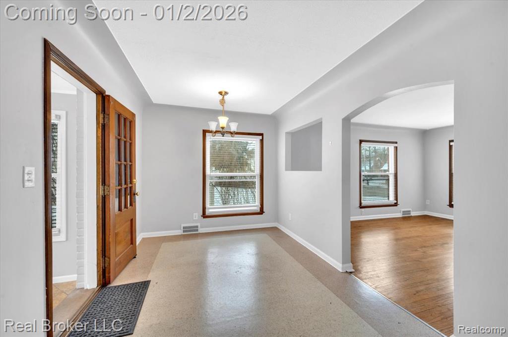 1634 Crooks Road Royal Oak, MI 48067 - Photo 9 of 26