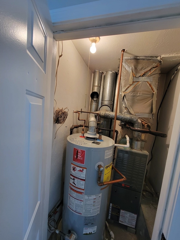 5 Lenox Street, Unit 4 Lowell, MA 01852 - Photo 3 of 34