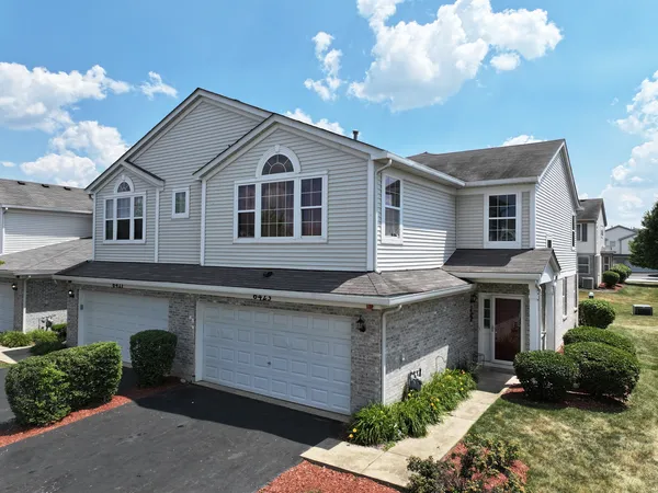 $253,000 | 6423 Gray Hawk Drive, Unit 2716, Matteson, IL 60443