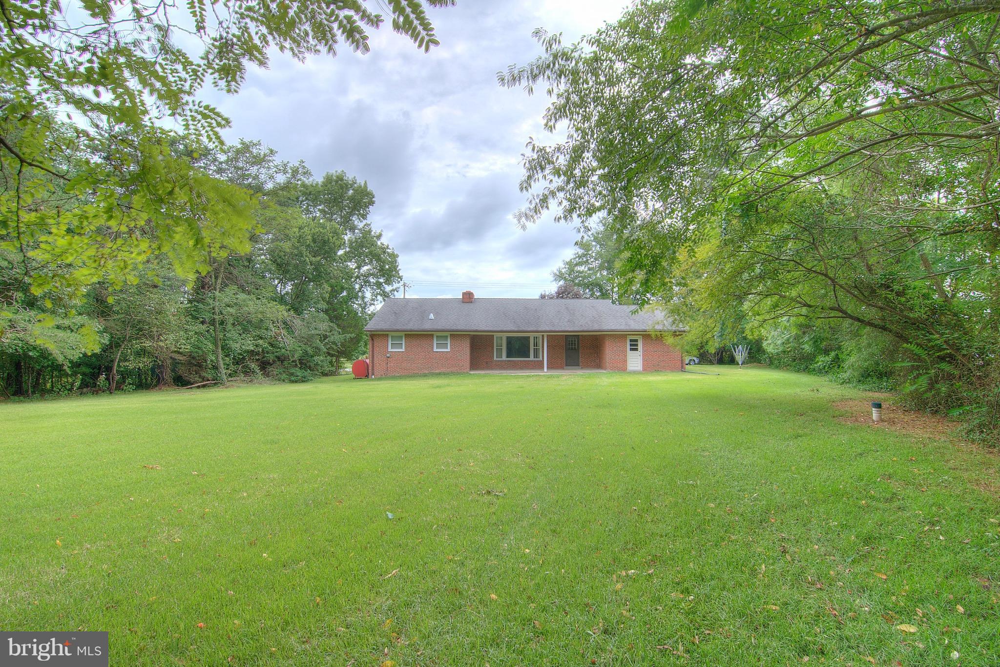 28798 Three Notch Road Mechanicsville, MD 20659 - Photo 5 of 26 Lots of room for anything you want to do.