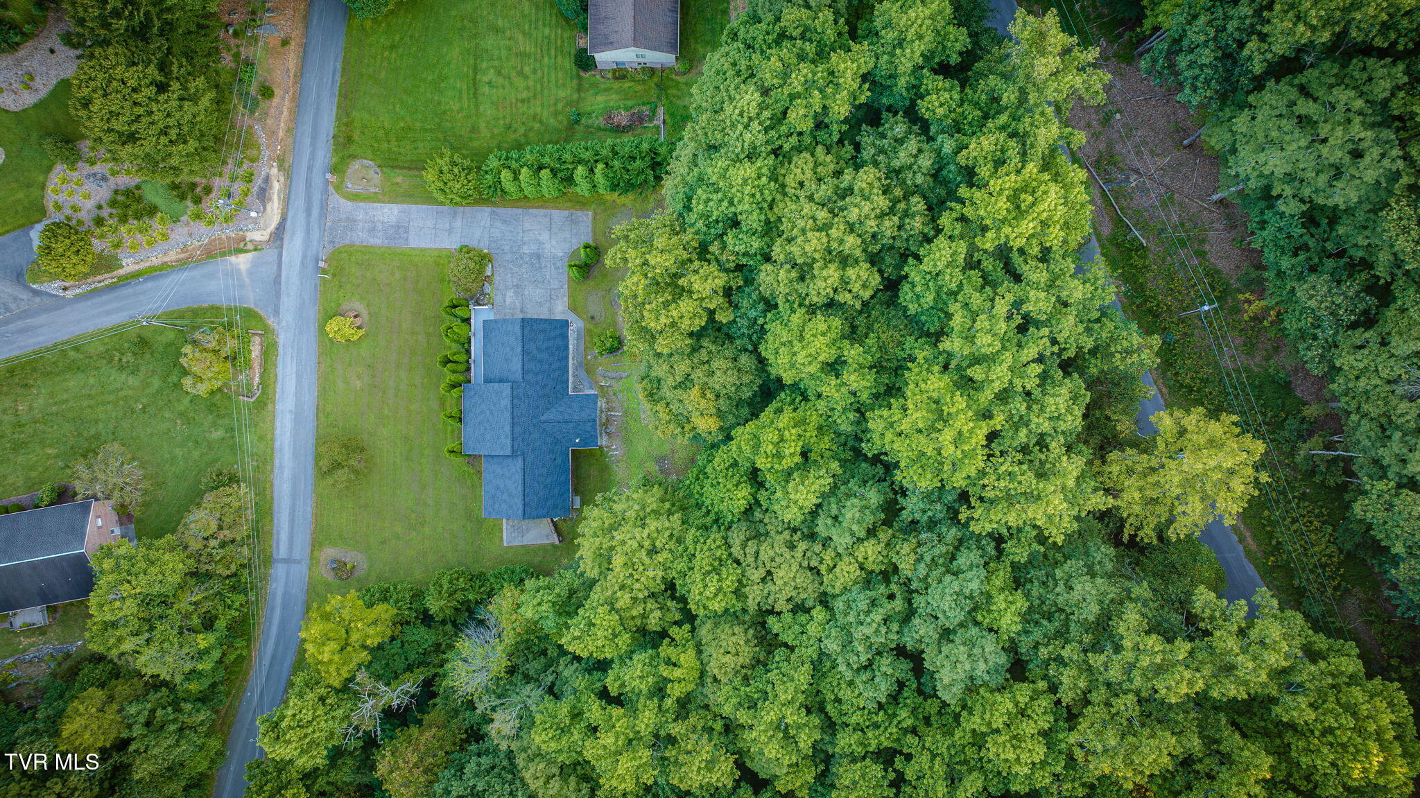 1320 Sun Tree Road Unicoi, TN 37692 - Photo 41 of 42 101