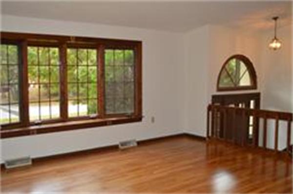 27 Valentine Road Northborough, MA 01532 - Photo 3 of 20 Gallery Image 3