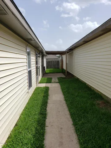 $1,200 | 230 Briarcliff Drive, Youngsville, LA 70592