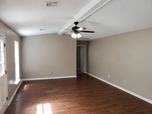 $1,200 | 230 Briarcliff Drive, Youngsville, LA 70592