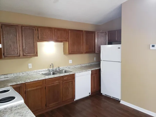 $1,200 | 230 Briarcliff Drive, Youngsville, LA 70592