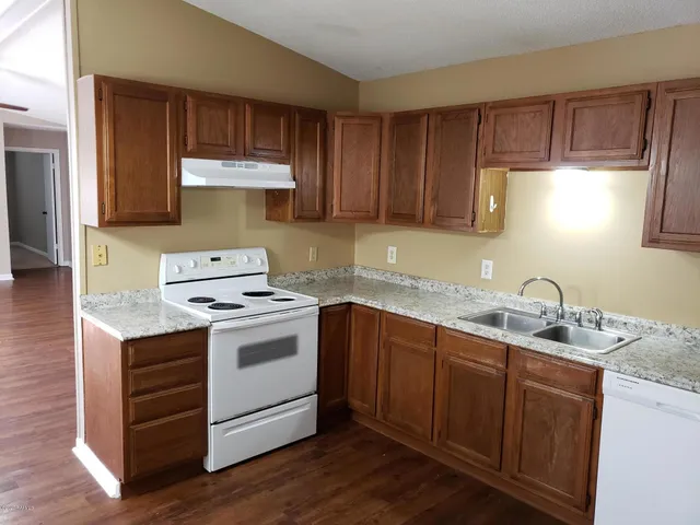 $1,200 | 230 Briarcliff Drive, Youngsville, LA 70592