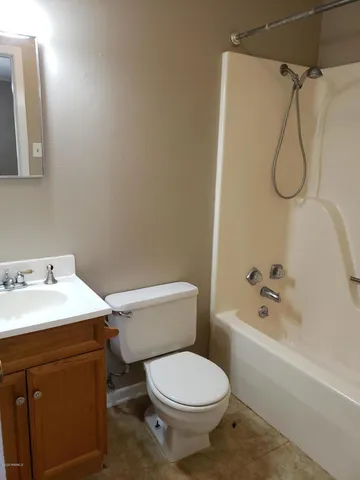 $1,200 | 230 Briarcliff Drive, Youngsville, LA 70592