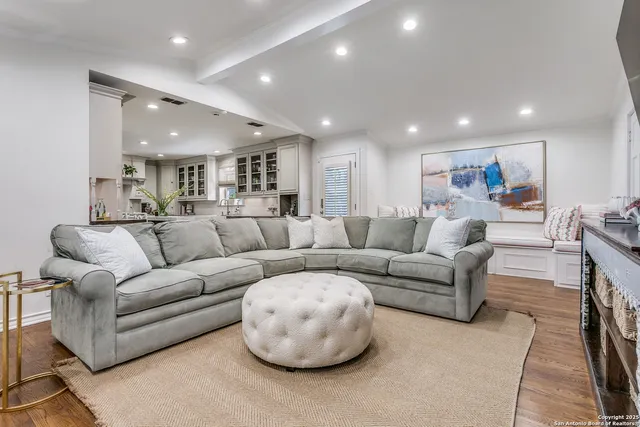 $925,000 | 317 Arcadia Place, Terrell Hills, TX 78209