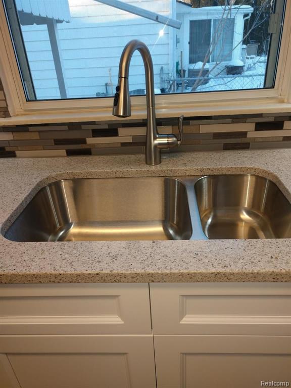 3032 Trafford Road Royal Oak, MI 48073 - Photo 4 of 22