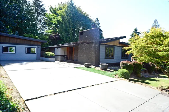 $2,000,000 | 11809 Northeast 74th Street, Unit 13, Kirkland, WA 98033