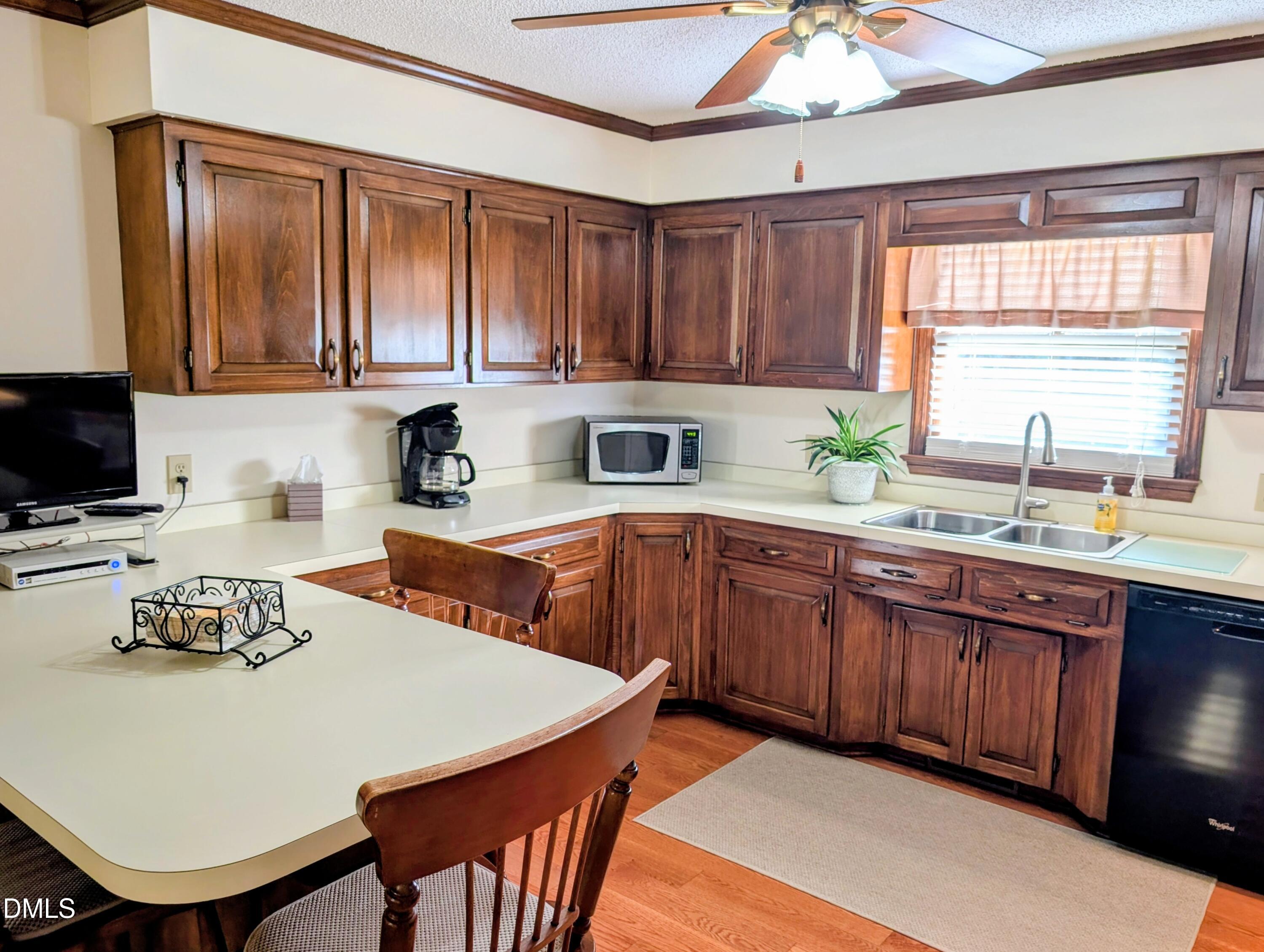 193 Camelia Road Benson, NC 27504 - Photo 21 of 50 PXL_20251026_204955536.MP~3