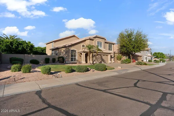 $709,999 | 4658 East Kelly Drive, Gilbert, AZ 85209