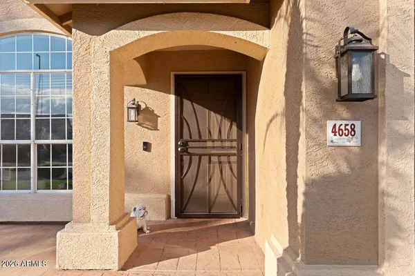 $709,999 | 4658 East Kelly Drive, Gilbert, AZ 85209