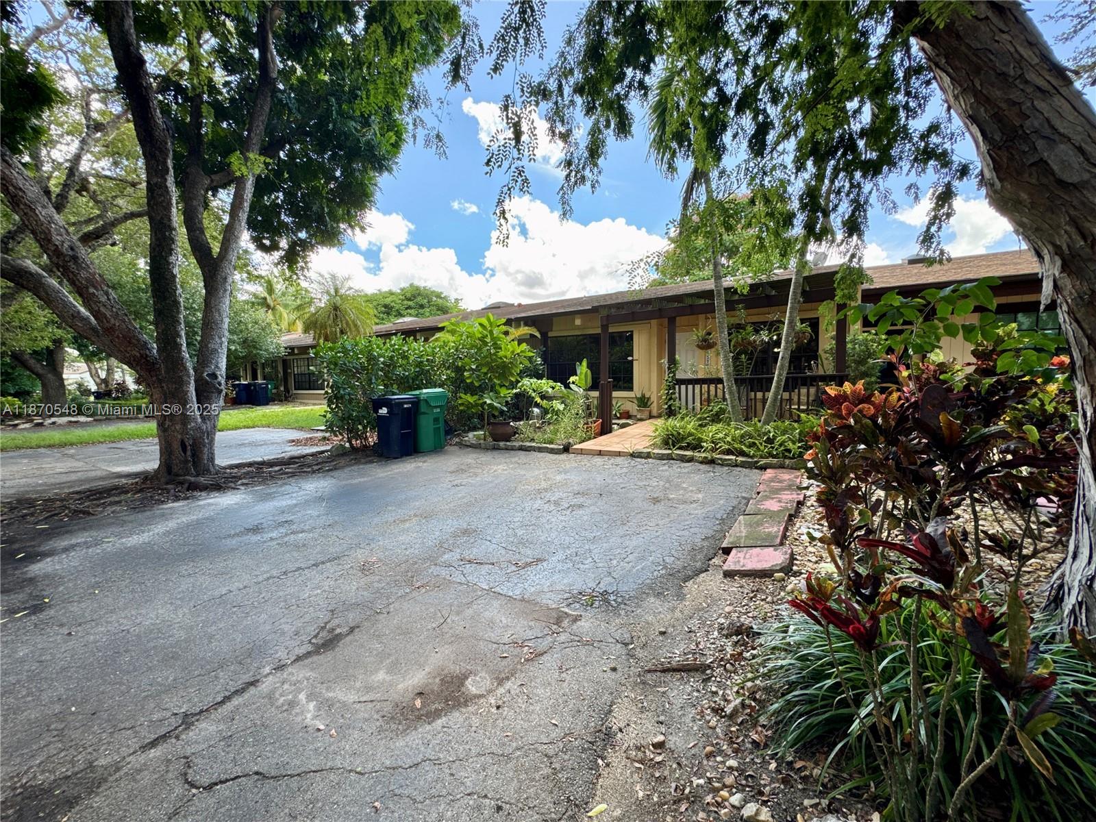 13527 Southwest 101st Lane Miami, FL 33186 - Photo 2 of 45