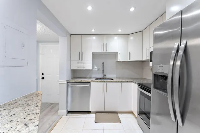 $1,850 | 9370 Southwest 8th Street, Unit 116, Boca Raton, FL 33428