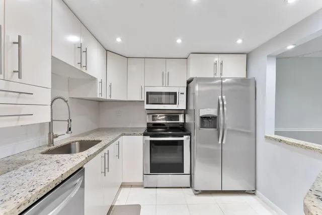 $1,850 | 9370 Southwest 8th Street, Unit 116, Boca Raton, FL 33428