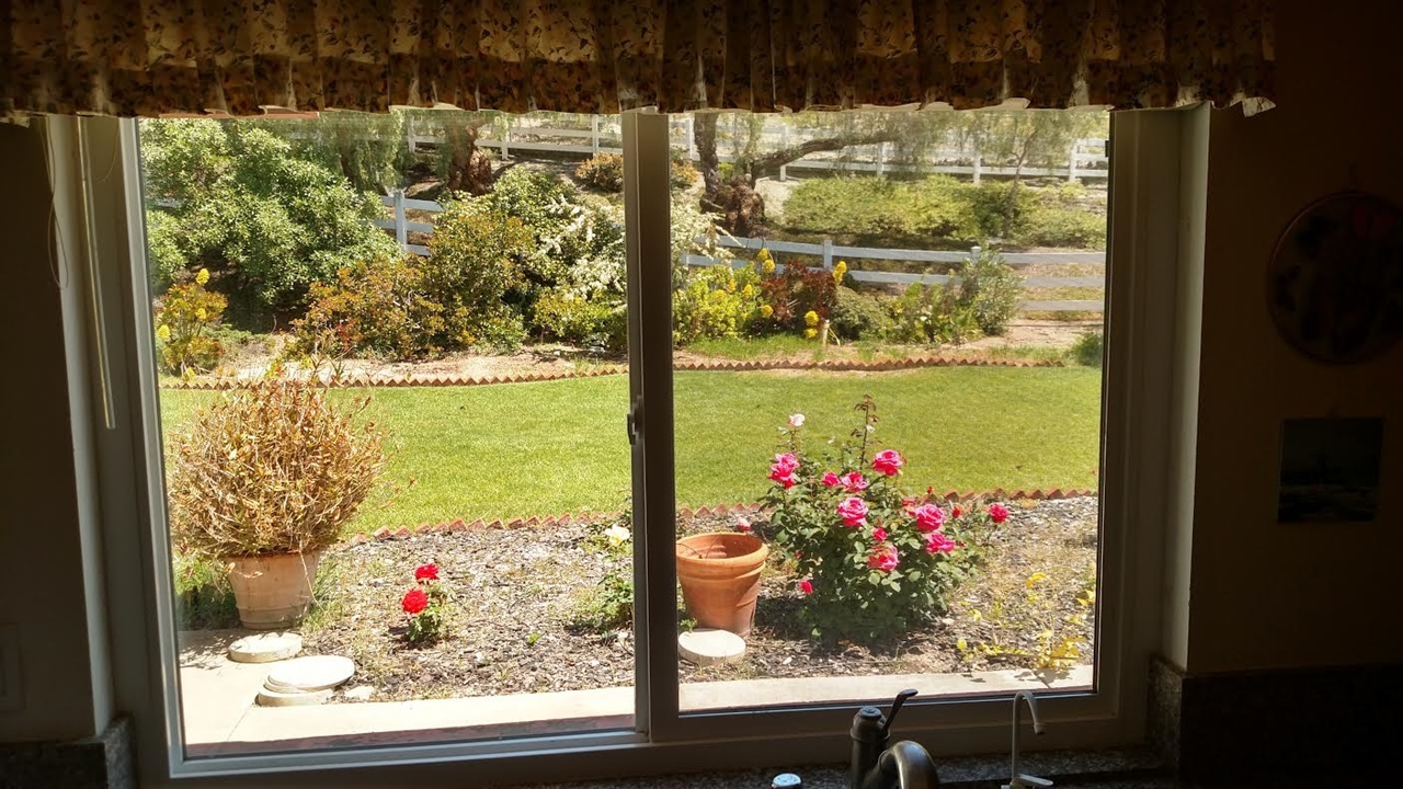 752 Rocking Horse Road Vista, CA 92081 - Photo 5 of 20 Gallery Image 5