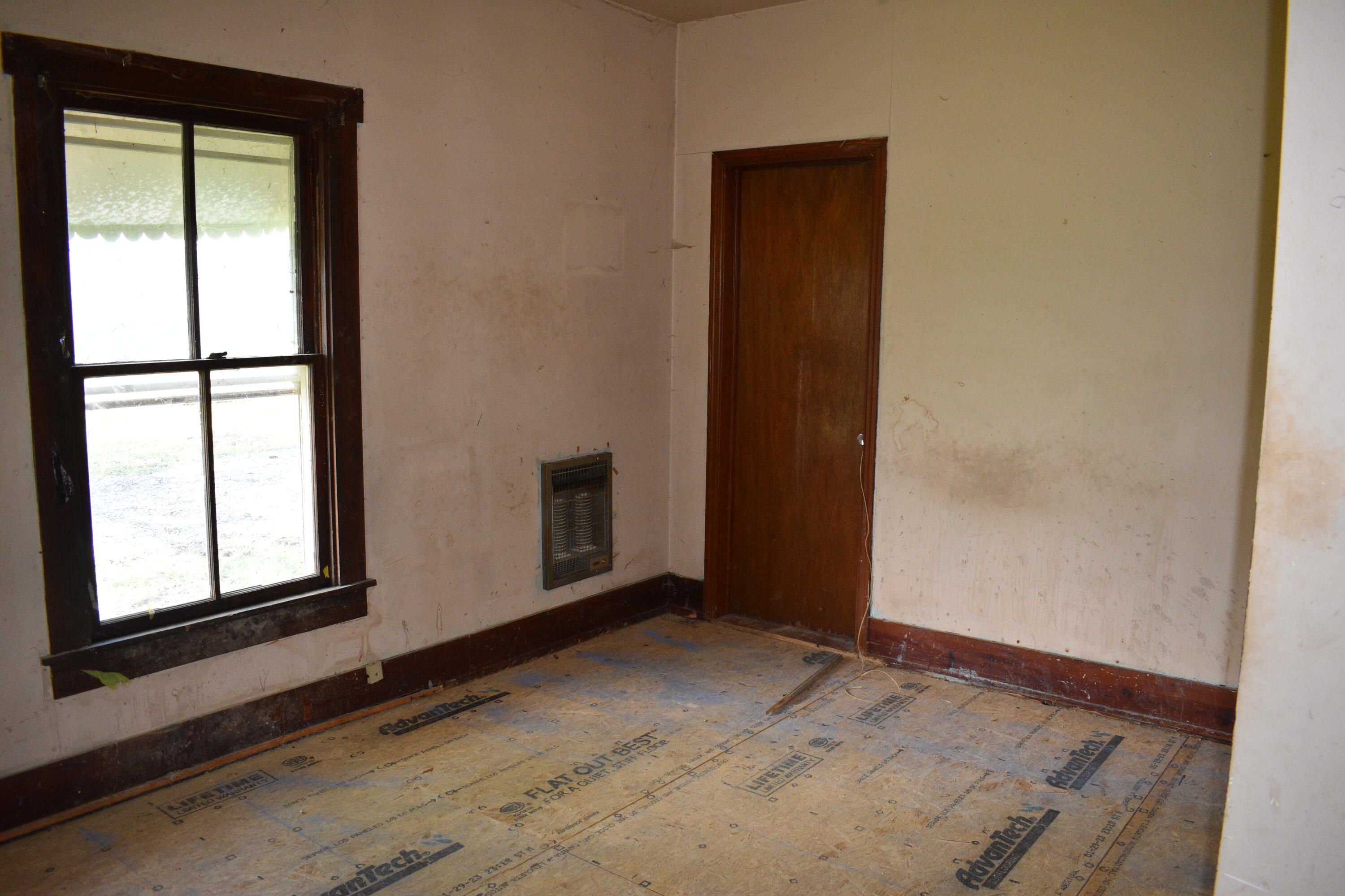 1690 Gilbreath Road Mosheim, TN 37818 - Photo 4 of 11 DSC_0279