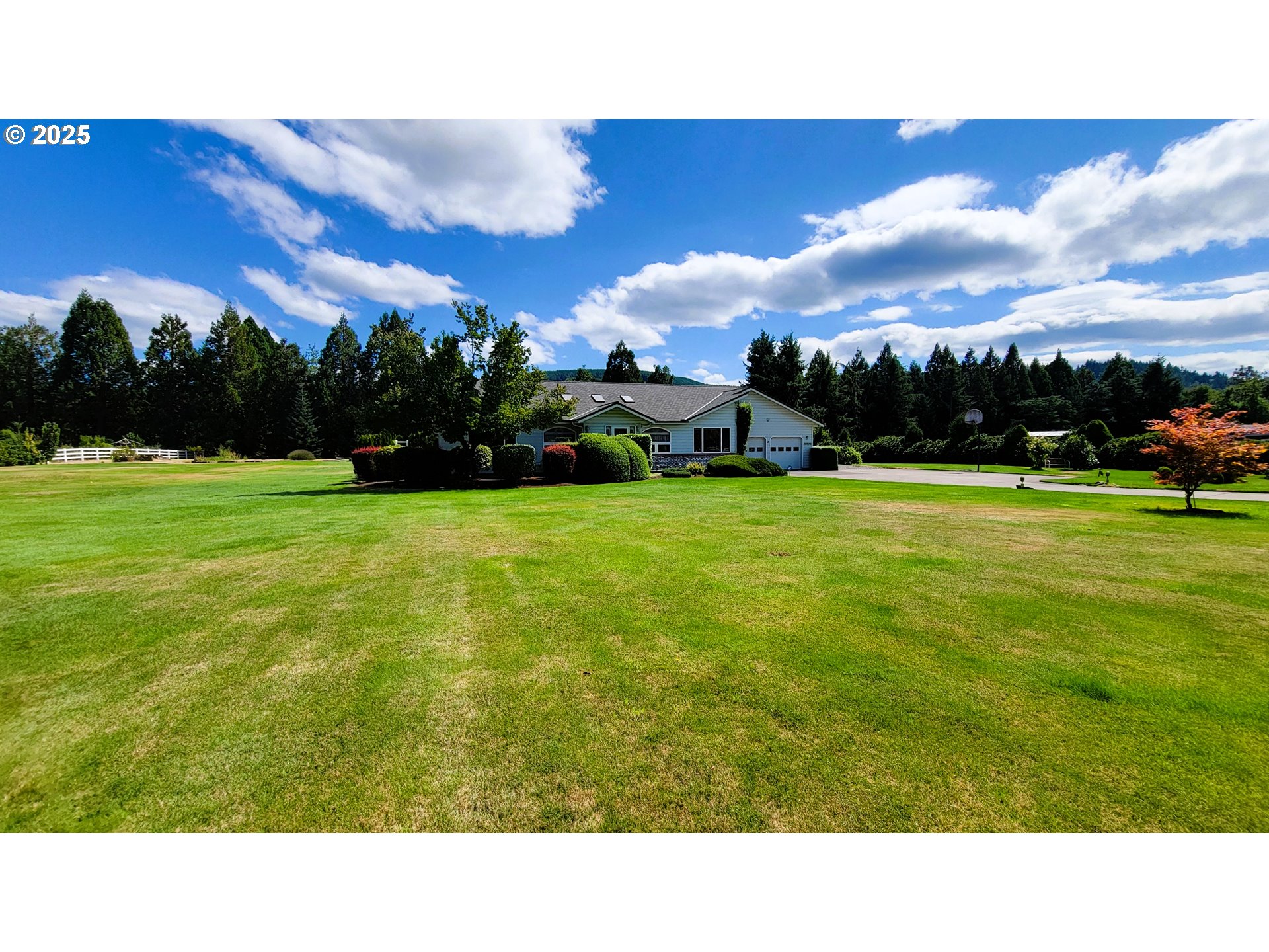 a view of an outdoor space and a yard