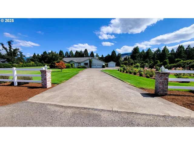 $799,990 | 39136 Easton Lane, Springfield, OR 97478