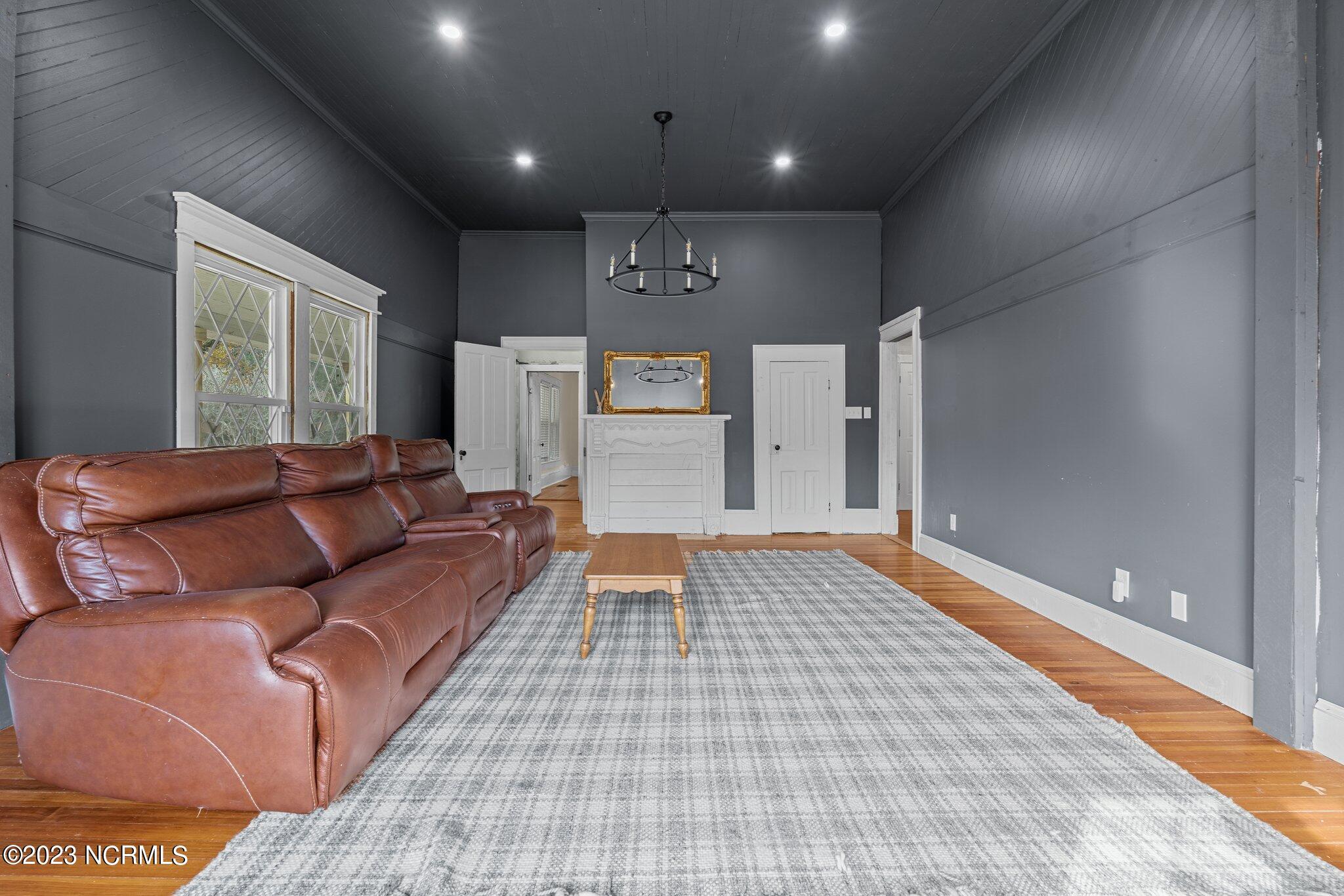 2661 Niagara Carthage Road Carthage, NC 28327 - Photo 17 of 50 living room