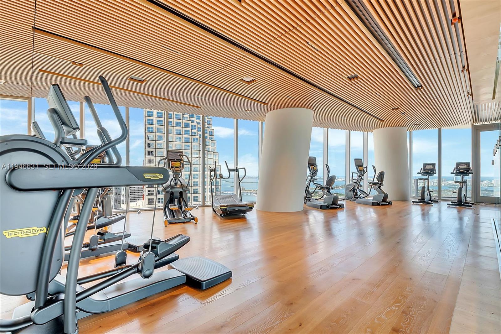 300 Biscayne Blvd Way, Unit 2808 Miami, FL 33131 - Photo 12 of 33 a view of a room with gym equipment