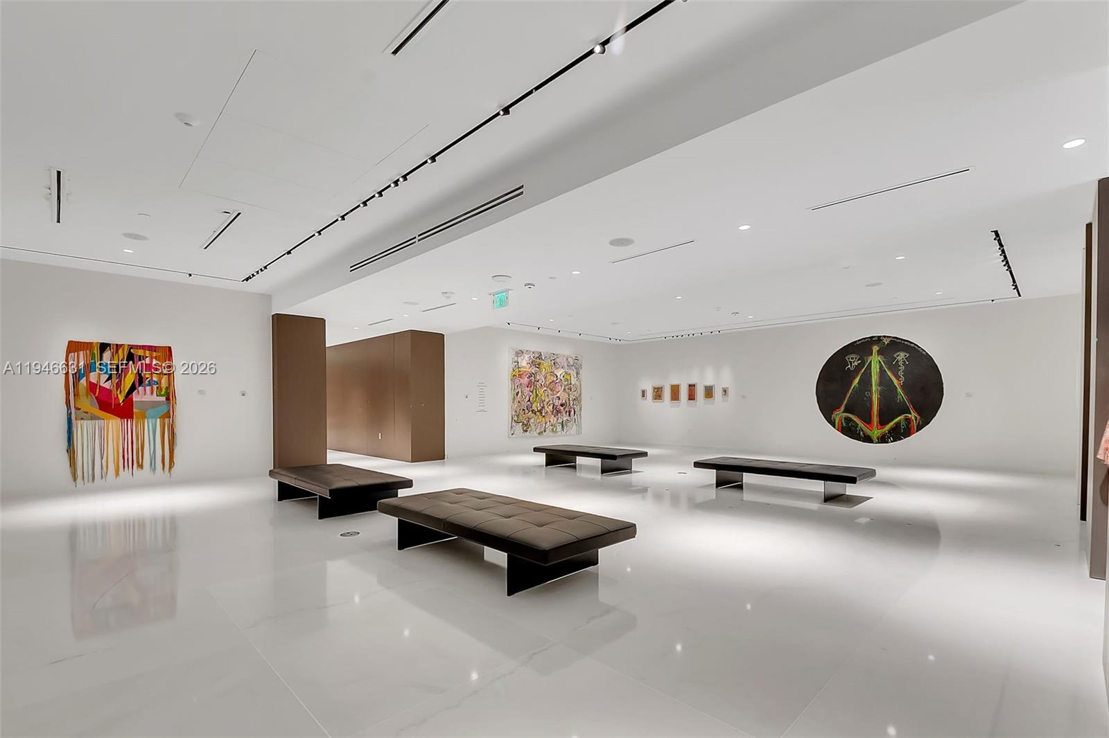 300 Biscayne Blvd Way, Unit 2808 Miami, FL 33131 - Photo 33 of 33 a view of a room with gym equipment