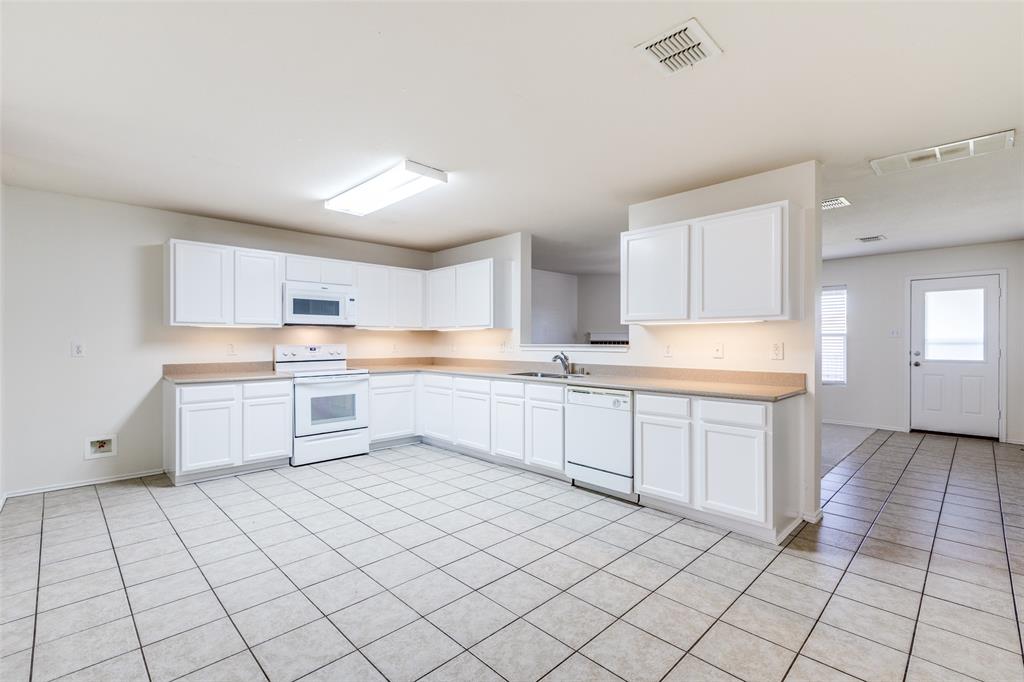 1337 Red River Lane Allen, TX 75002 - Photo 8 of 24