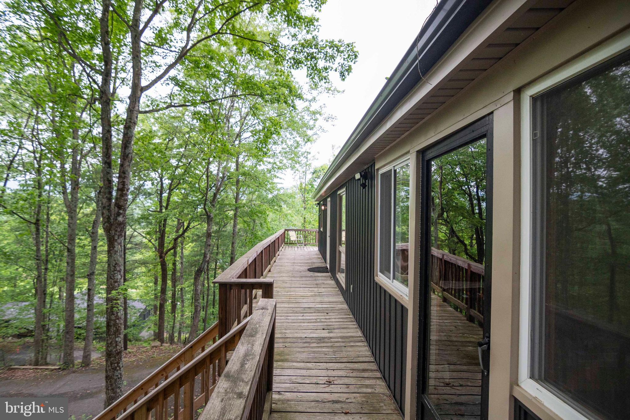 272 Fritzel Way Mount Jackson, VA 22842 - Photo 18 of 60 a view of balcony with wooden floor and fence