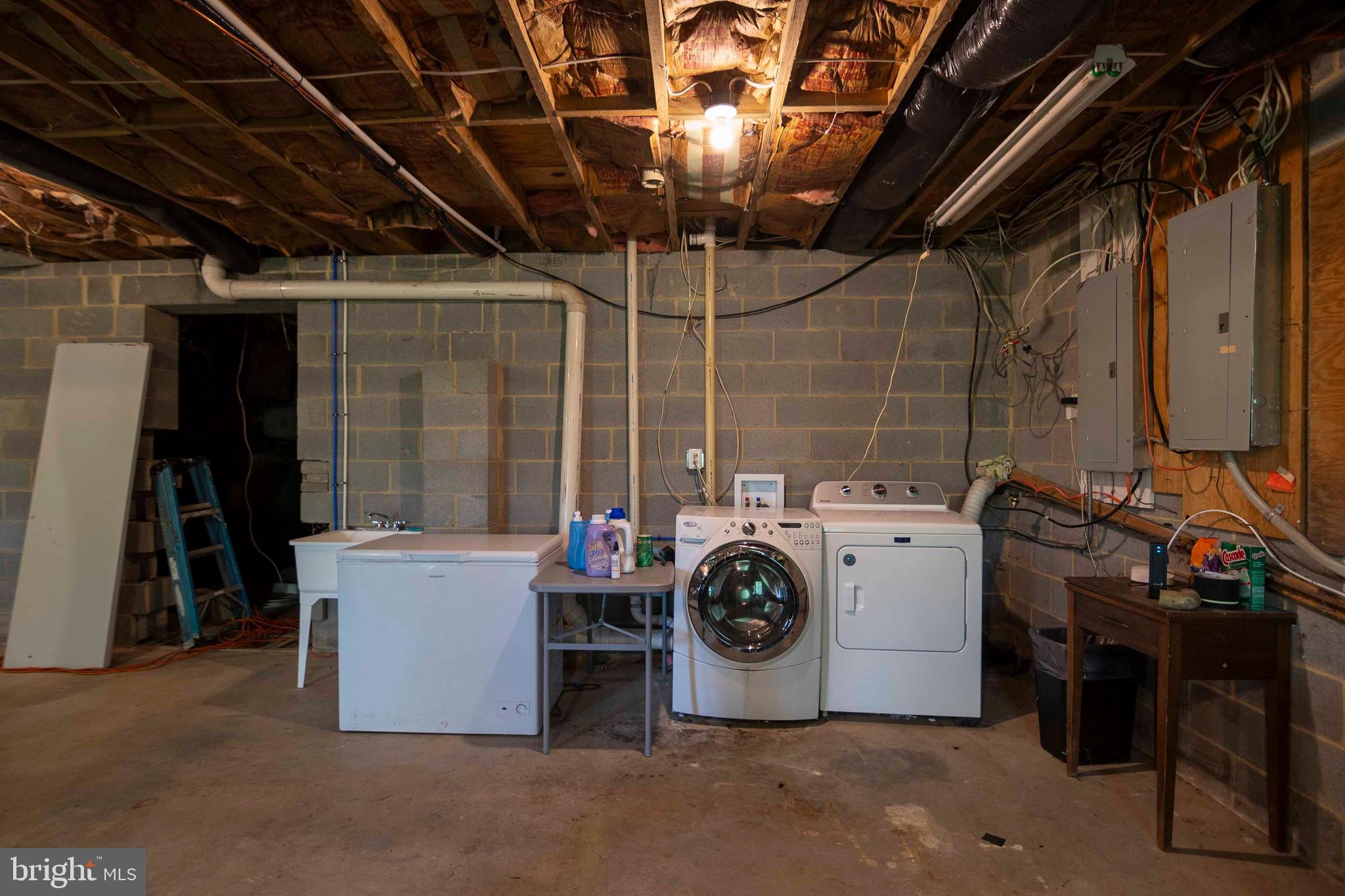 272 Fritzel Way Mount Jackson, VA 22842 - Photo 49 of 60 a utility room with dryer and washer