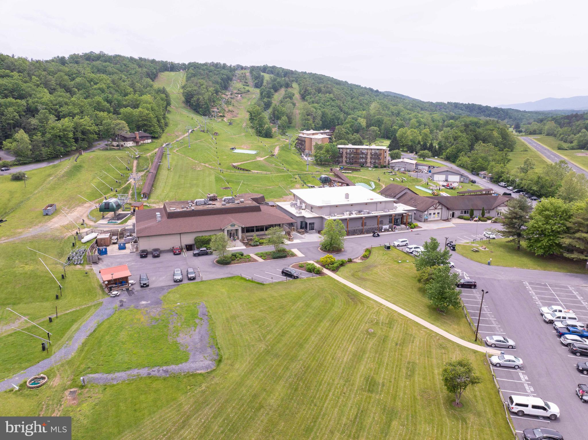 272 Fritzel Way Mount Jackson, VA 22842 - Photo 56 of 60 a view of a swimming pool with a yard and mountain view