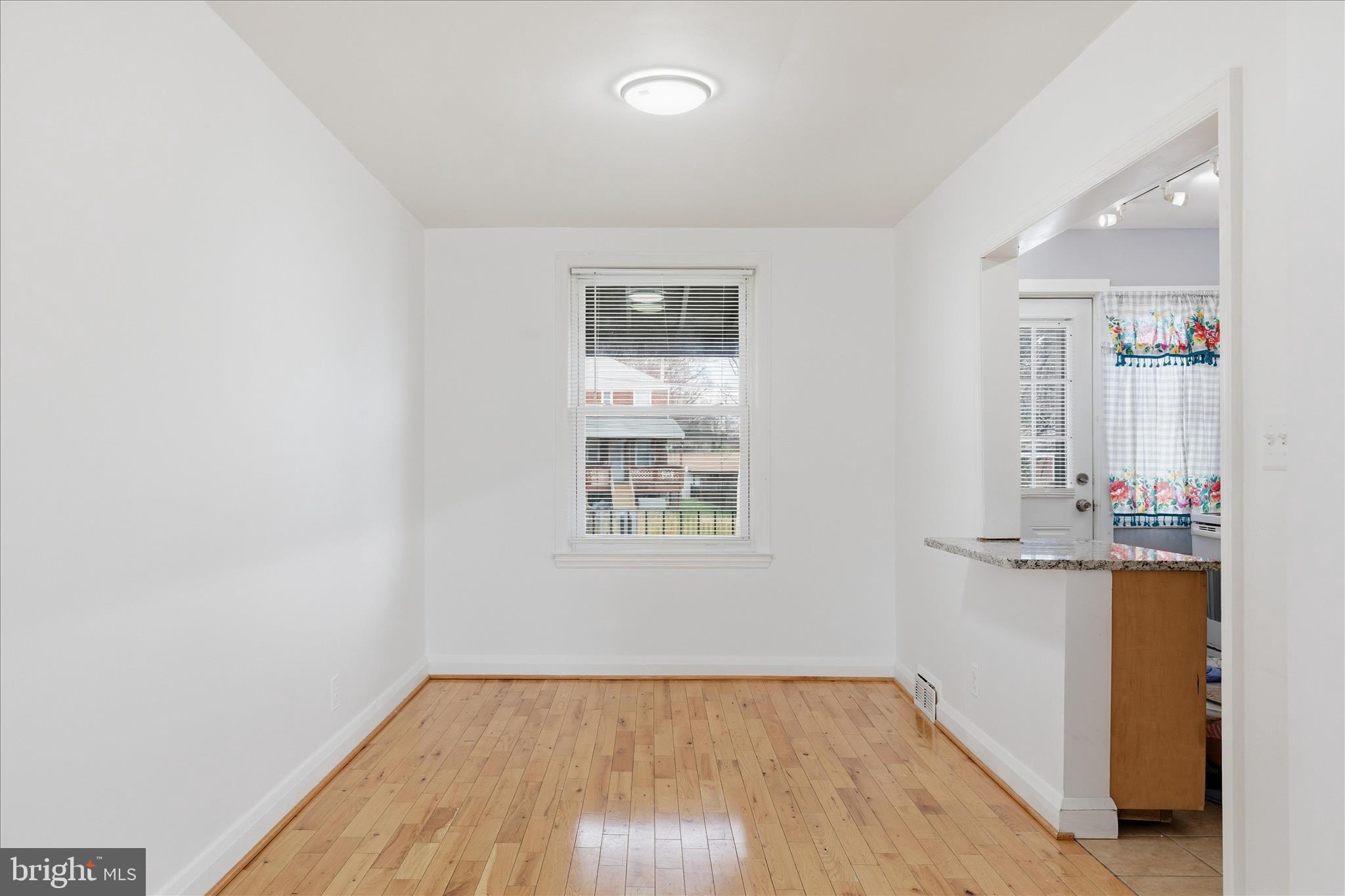 8521 Water Oak Road Baltimore, MD 21234 - Photo 5 of 22