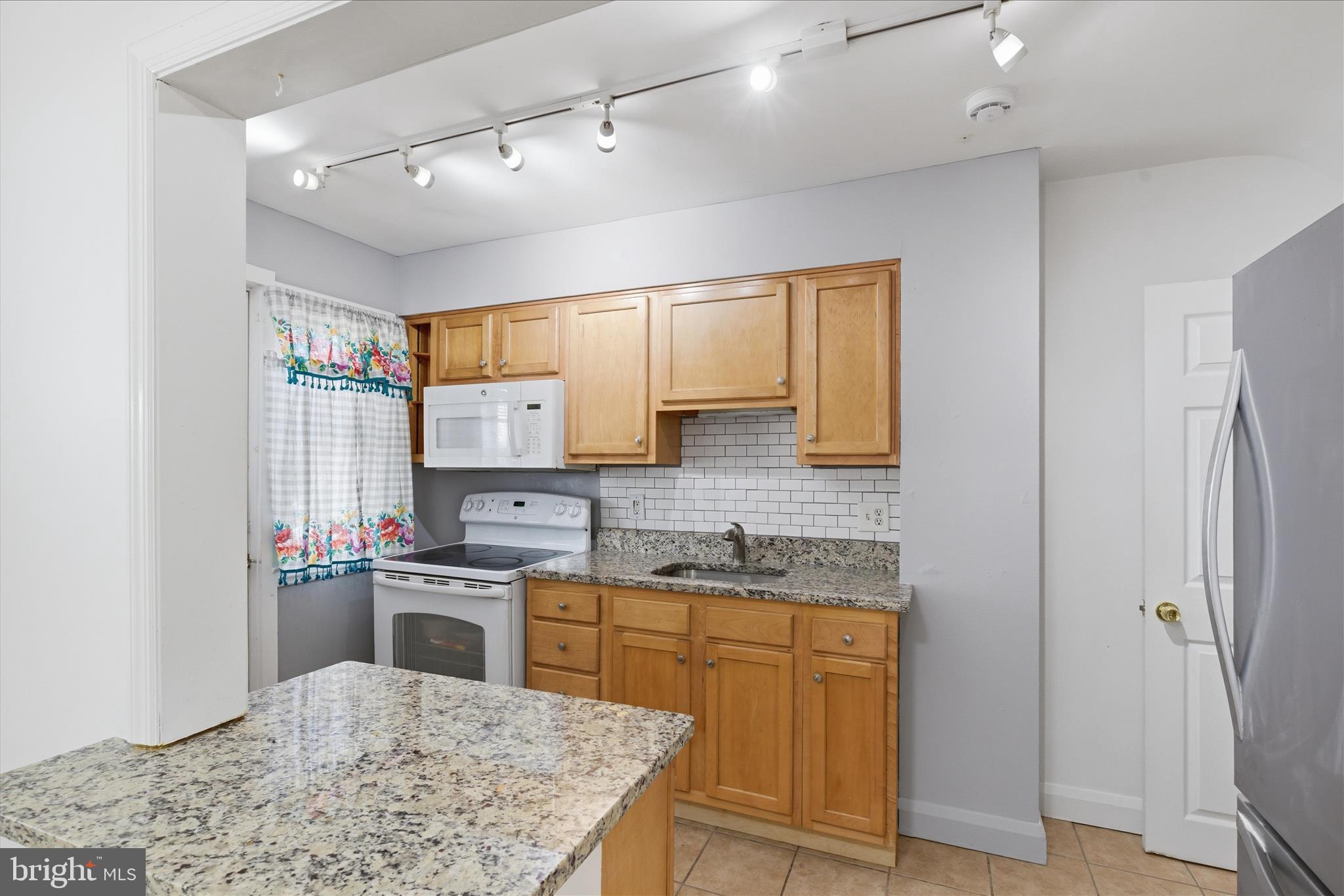 8521 Water Oak Road Baltimore, MD 21234 - Photo 7 of 22