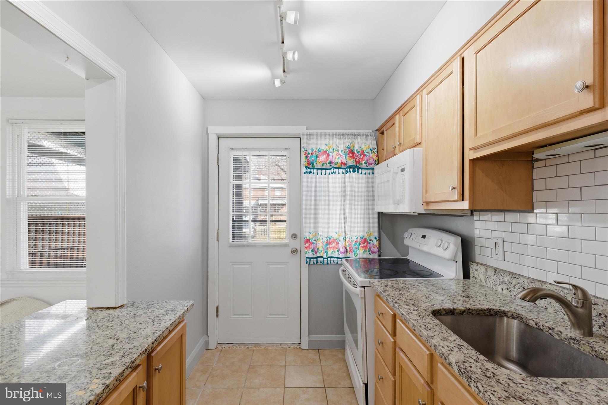 8521 Water Oak Road Baltimore, MD 21234 - Photo 8 of 22