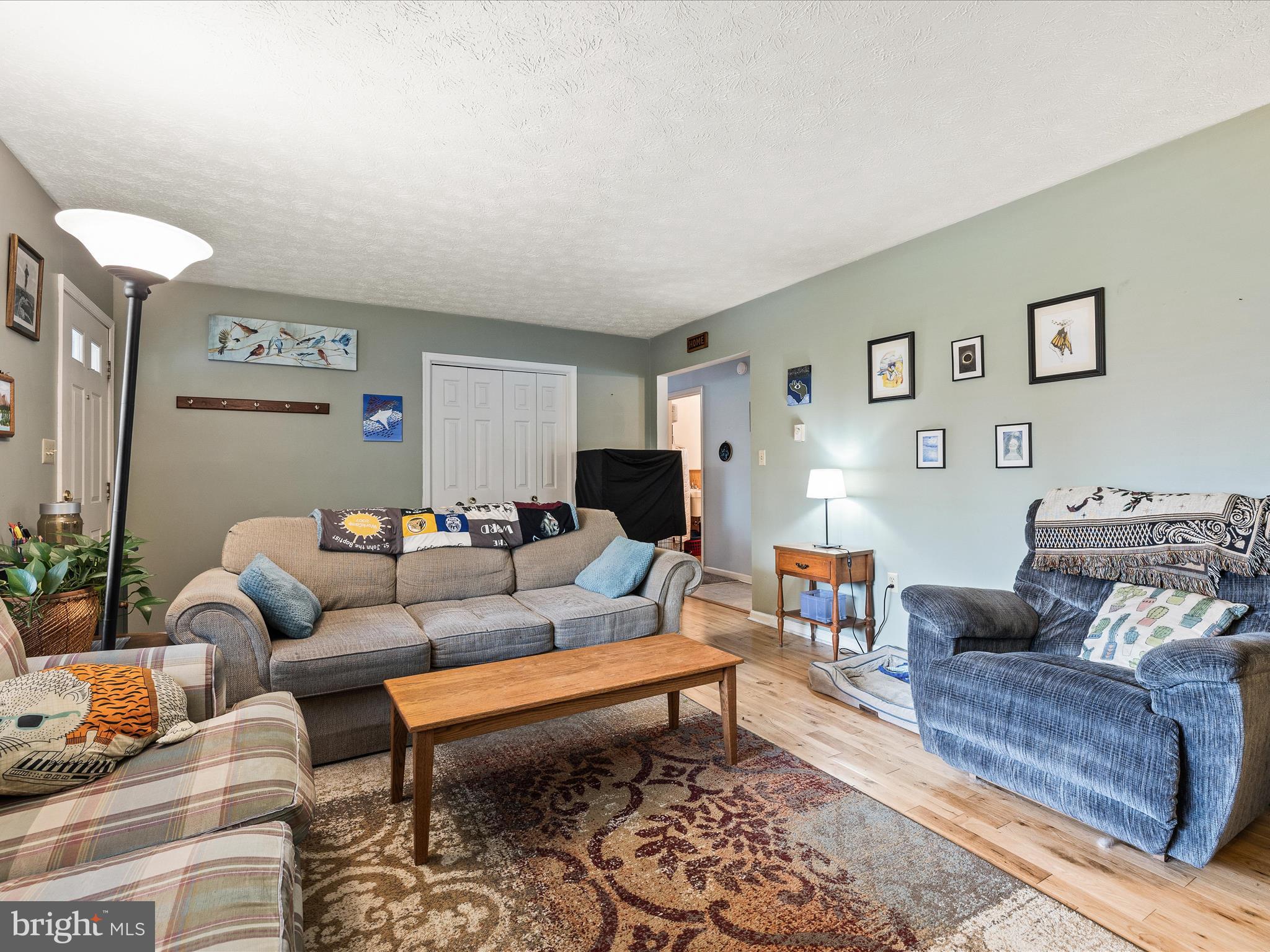 303 Beechcroft Road Winchester, VA 22601 - Photo 9 of 34 Living Room
