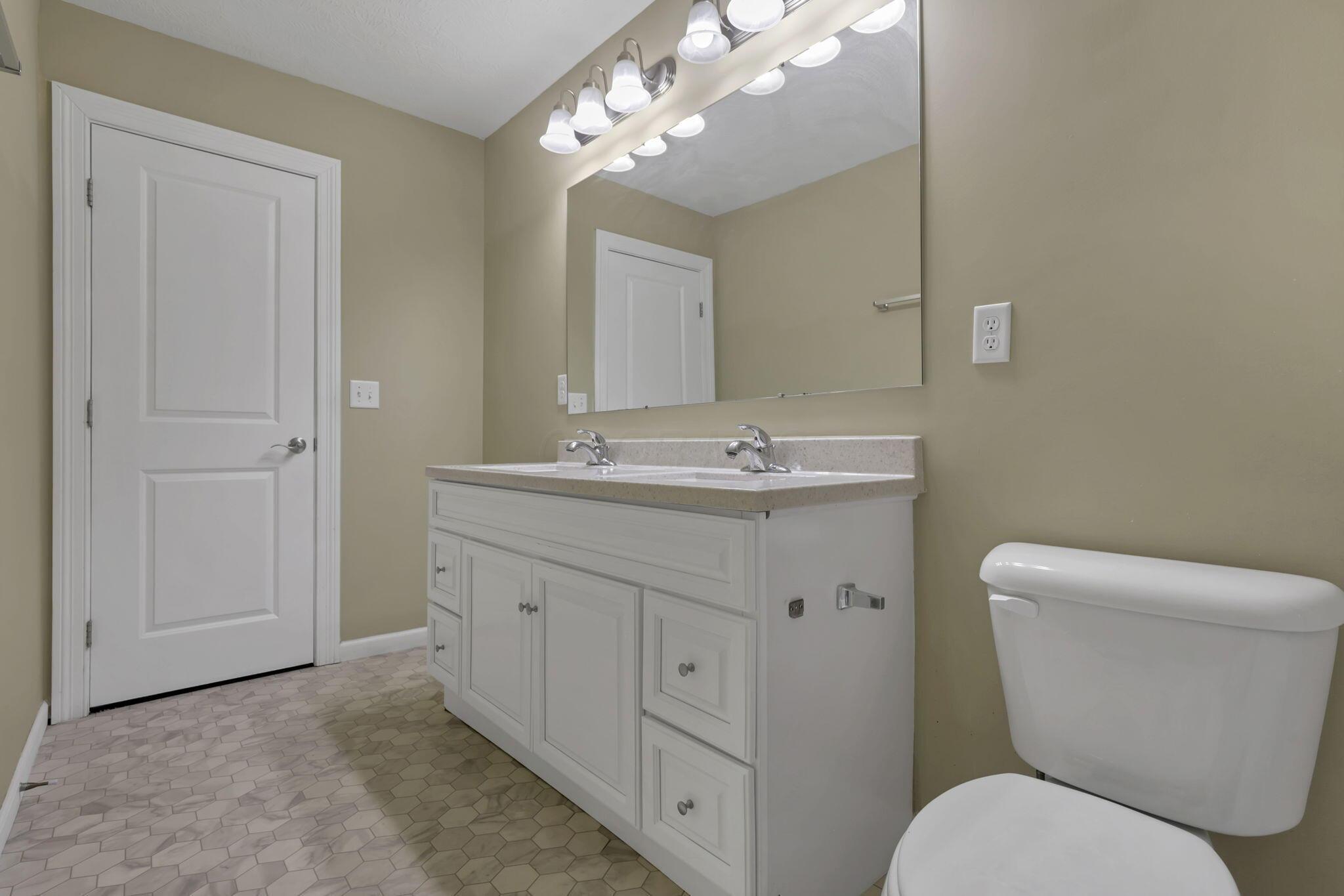 622 South Ashburton Road Columbus, OH 43213 - Photo 39 of 49 39-web-or-mls-IMG_8610