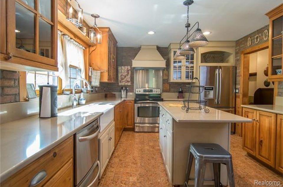 4916 Bullard Road Hartland, MI 48353 - Photo 16 of 62 16.jpg