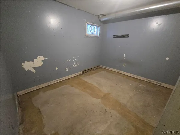 $139,000 | 66 Warren Street, Tully, NY 13159