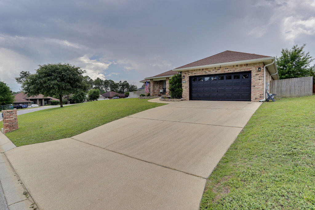 227 Raptor Drive Crestview, FL 32536 - Photo 4 of 47 Gallery Image 4