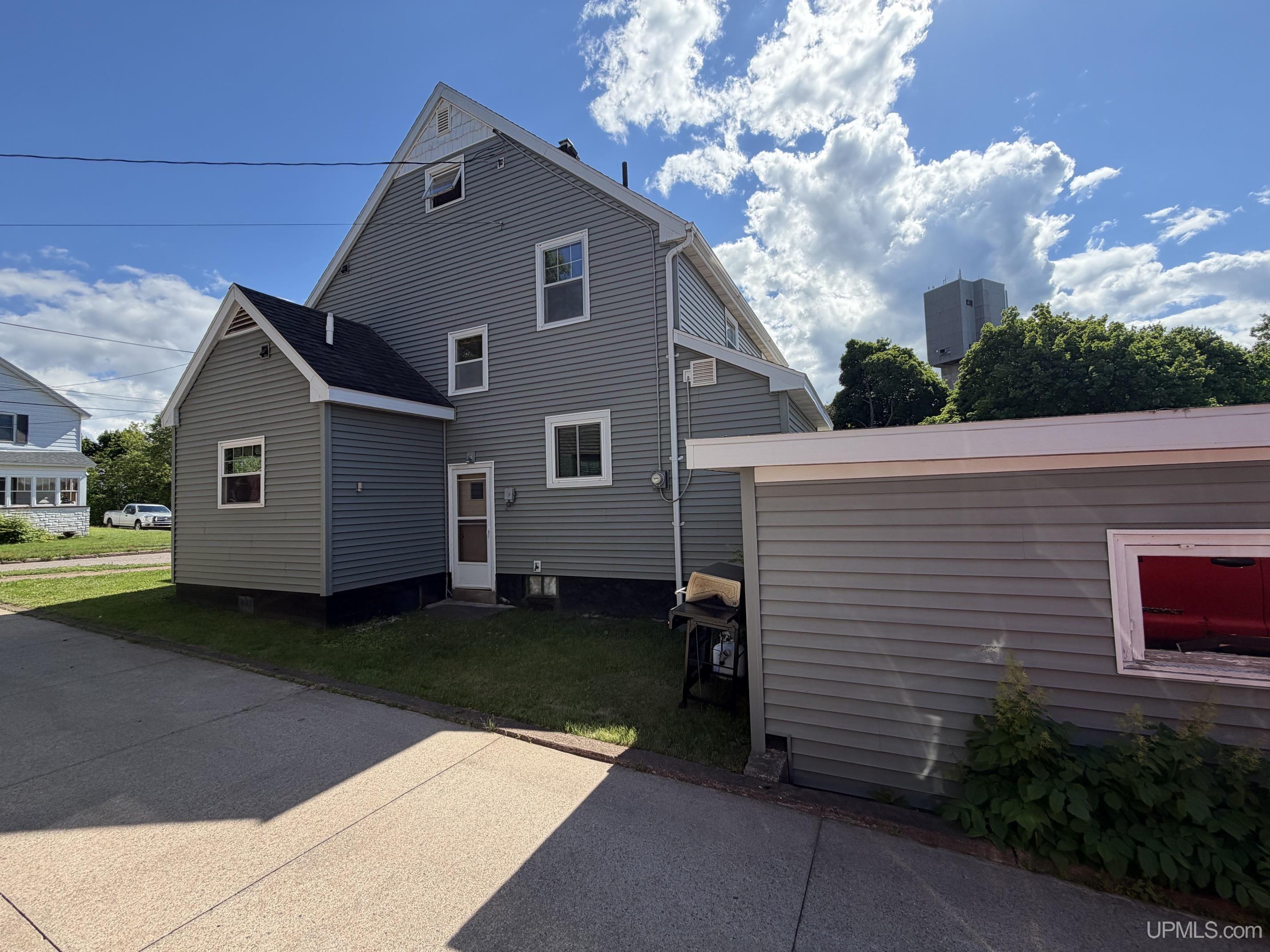 326 West Ridge Street Ishpeming, MI 49849 - Photo 5 of 61