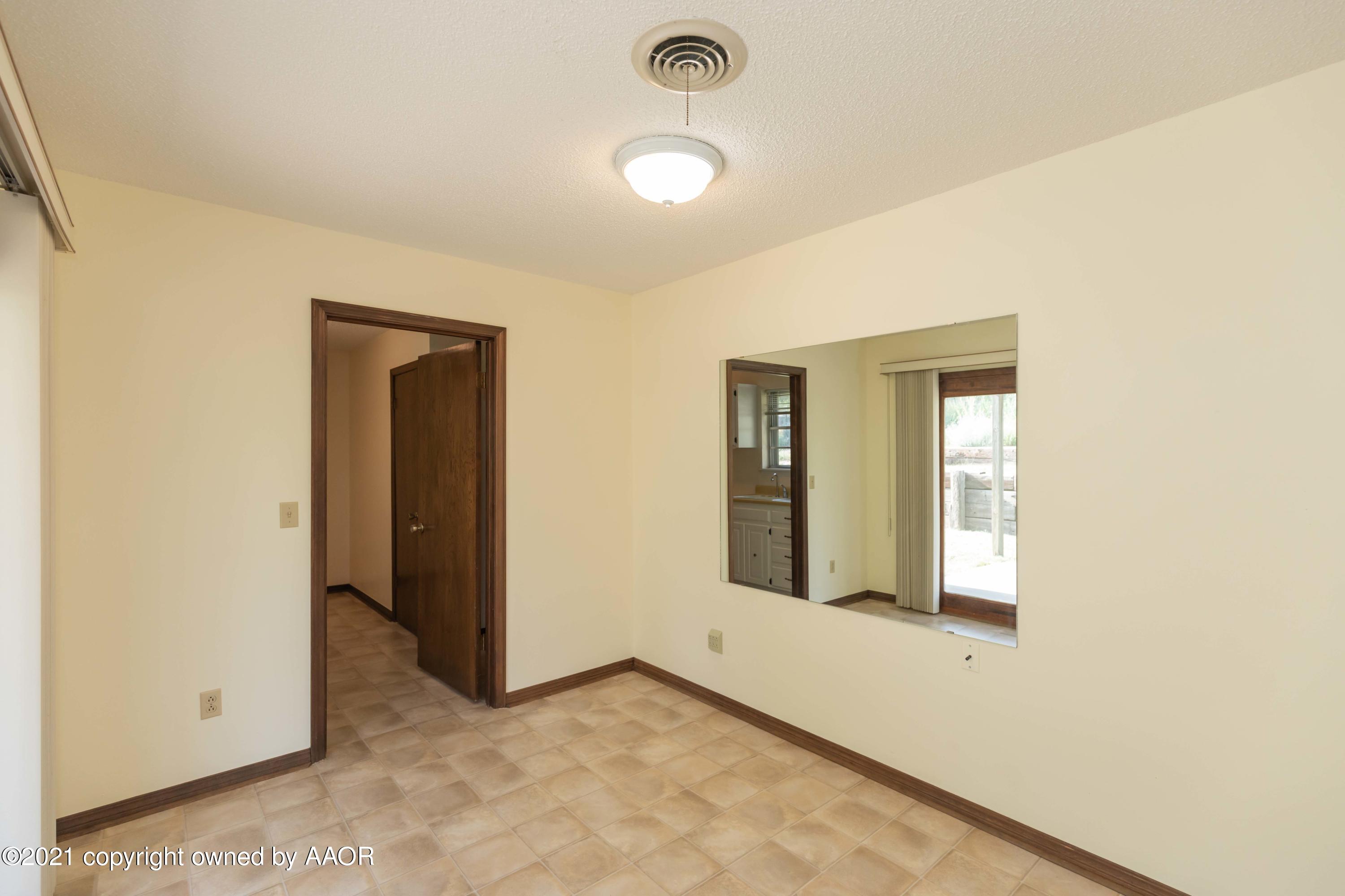 18 Kendall Road Amarillo, TX 79124 - Photo 14 of 46 BREAKFAST NOOK VIEW 2