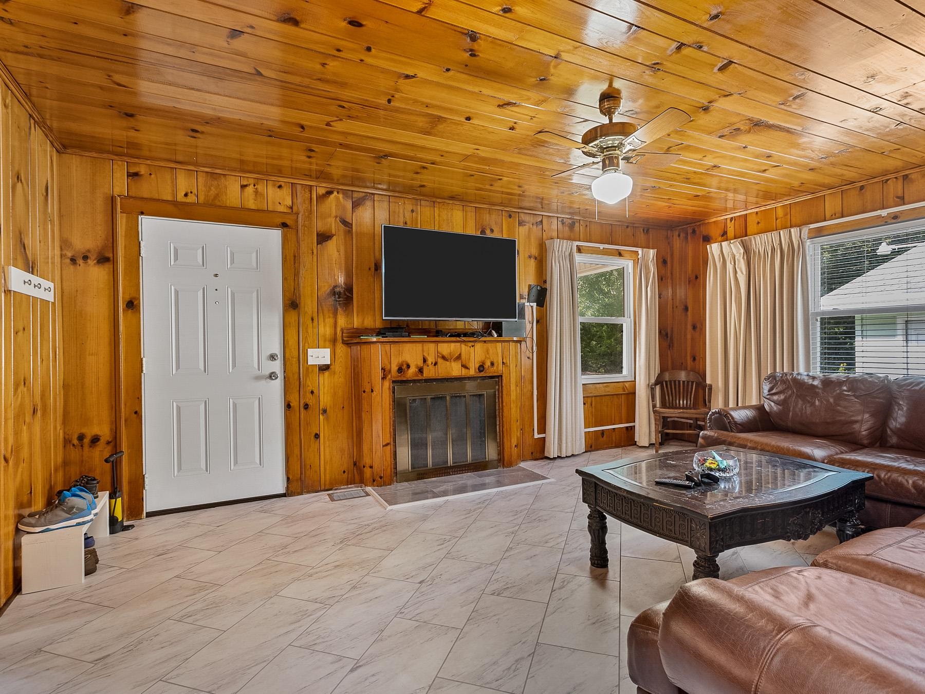 1156 Saluda Lake Road Greenville, SC 29611 - Photo 8 of 31 Gallery Image 8
