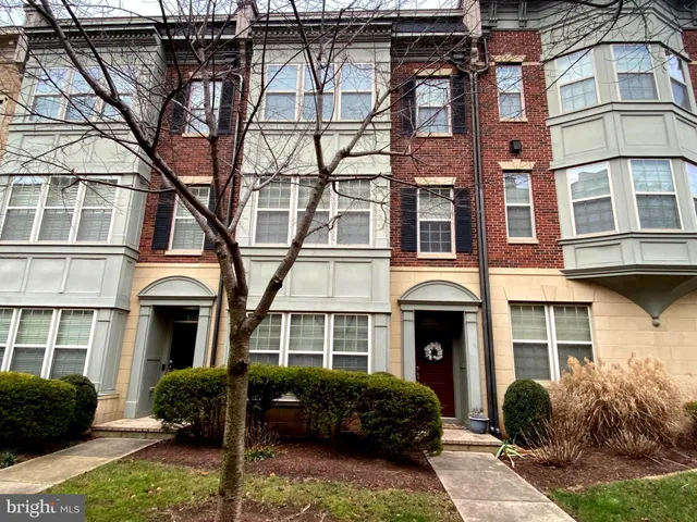 $700,000 | 621 Sprintsail Way, Unit 74, Oxon Hill, MD 20745