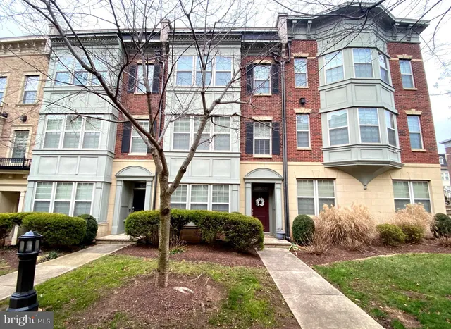 $700,000 | 621 Sprintsail Way, Unit 74, Oxon Hill, MD 20745