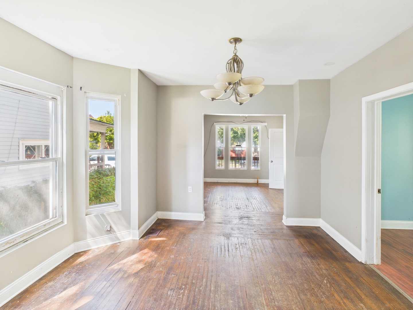 3411 West 63rd Place Chicago, IL 60629 - Photo 8 of 28