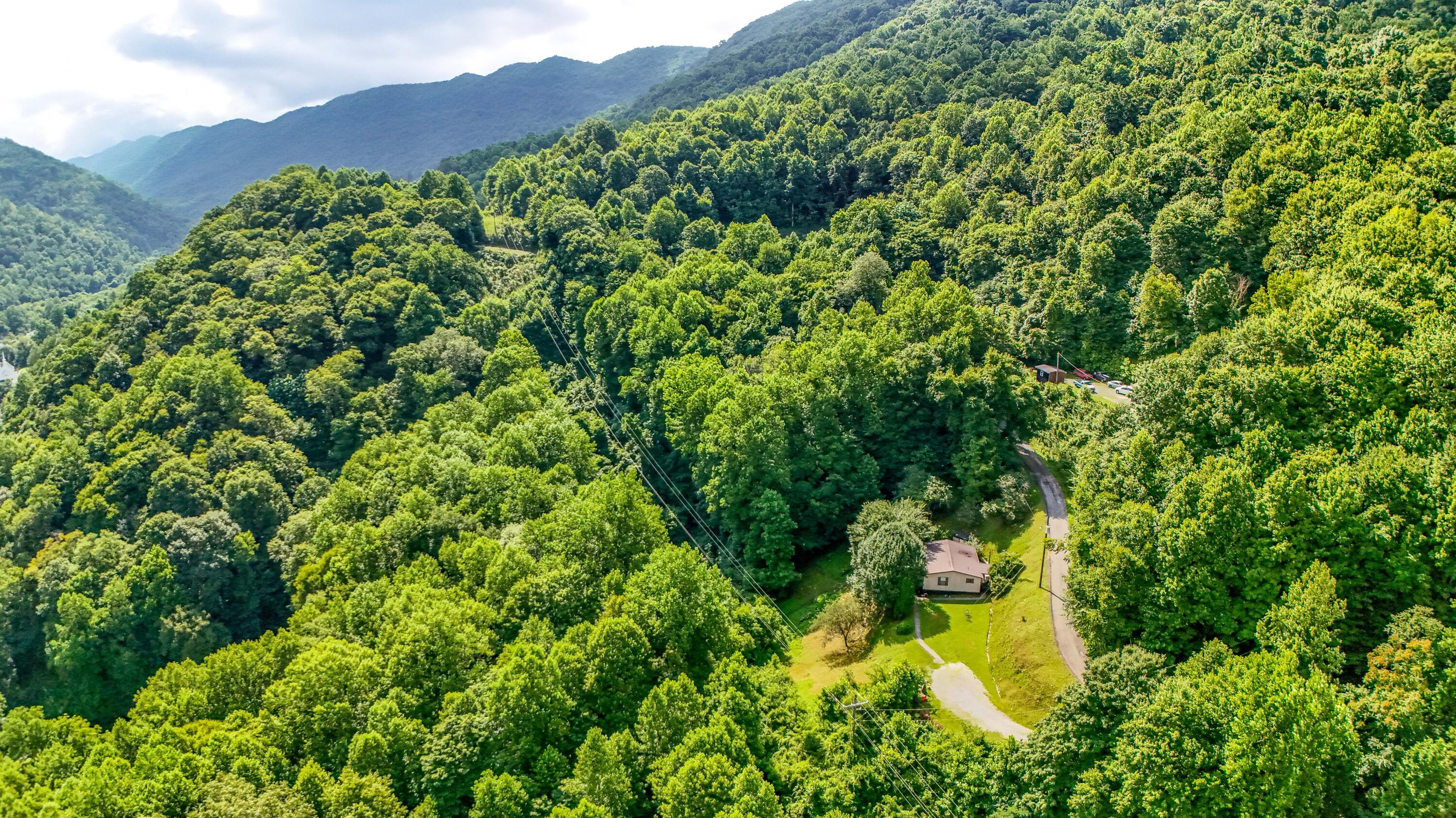 299 George Neil Hill Road Pineville, KY 40977 - Photo 29 of 37 LightroomRealEstateEdits-28