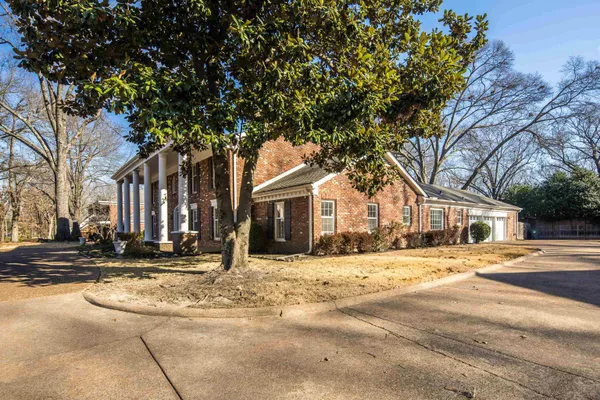 $775,000 | 2072 Kirby Road, Memphis, TN 38119