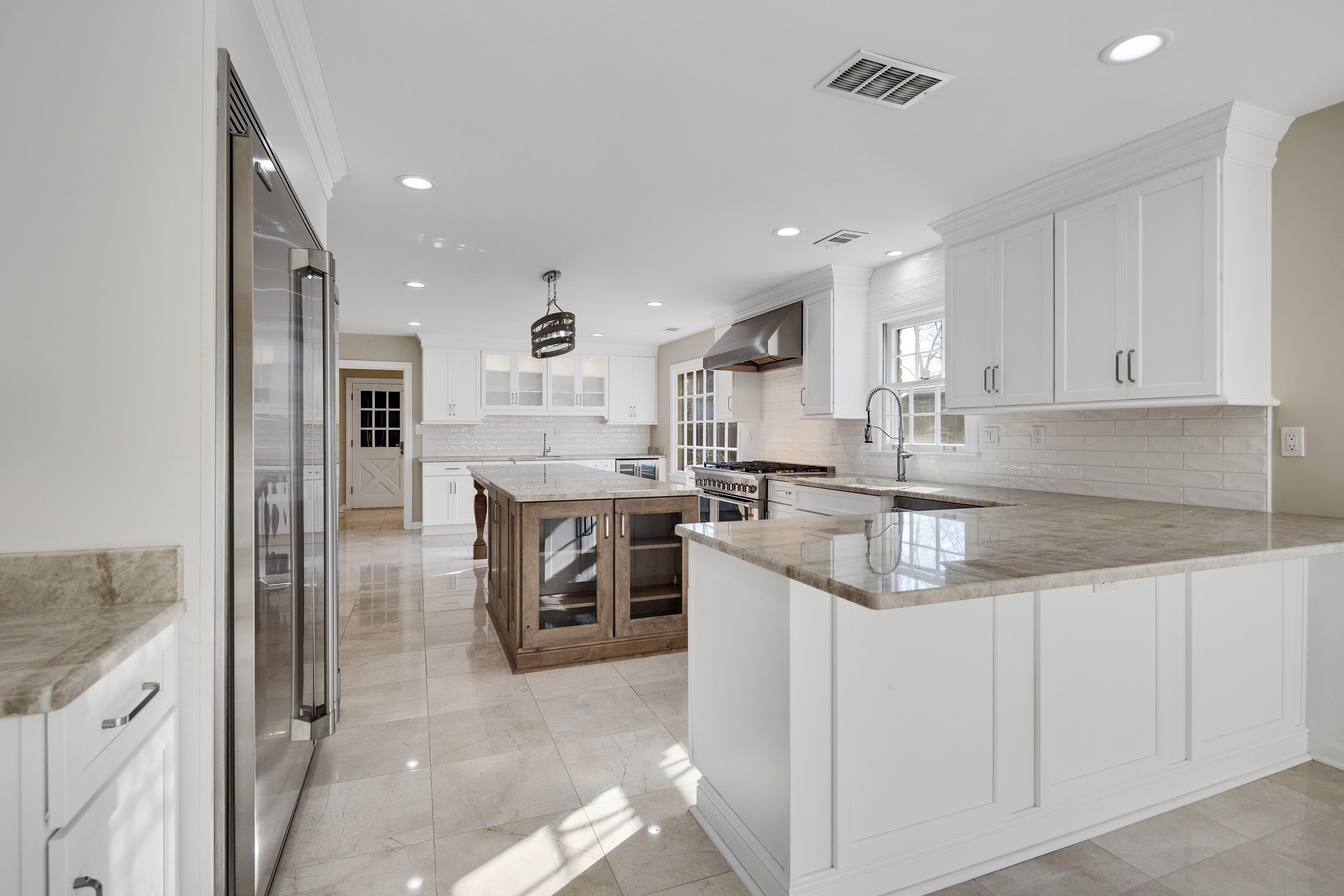 2072 Kirby Road Memphis, TN 38119 - Photo 4 of 39